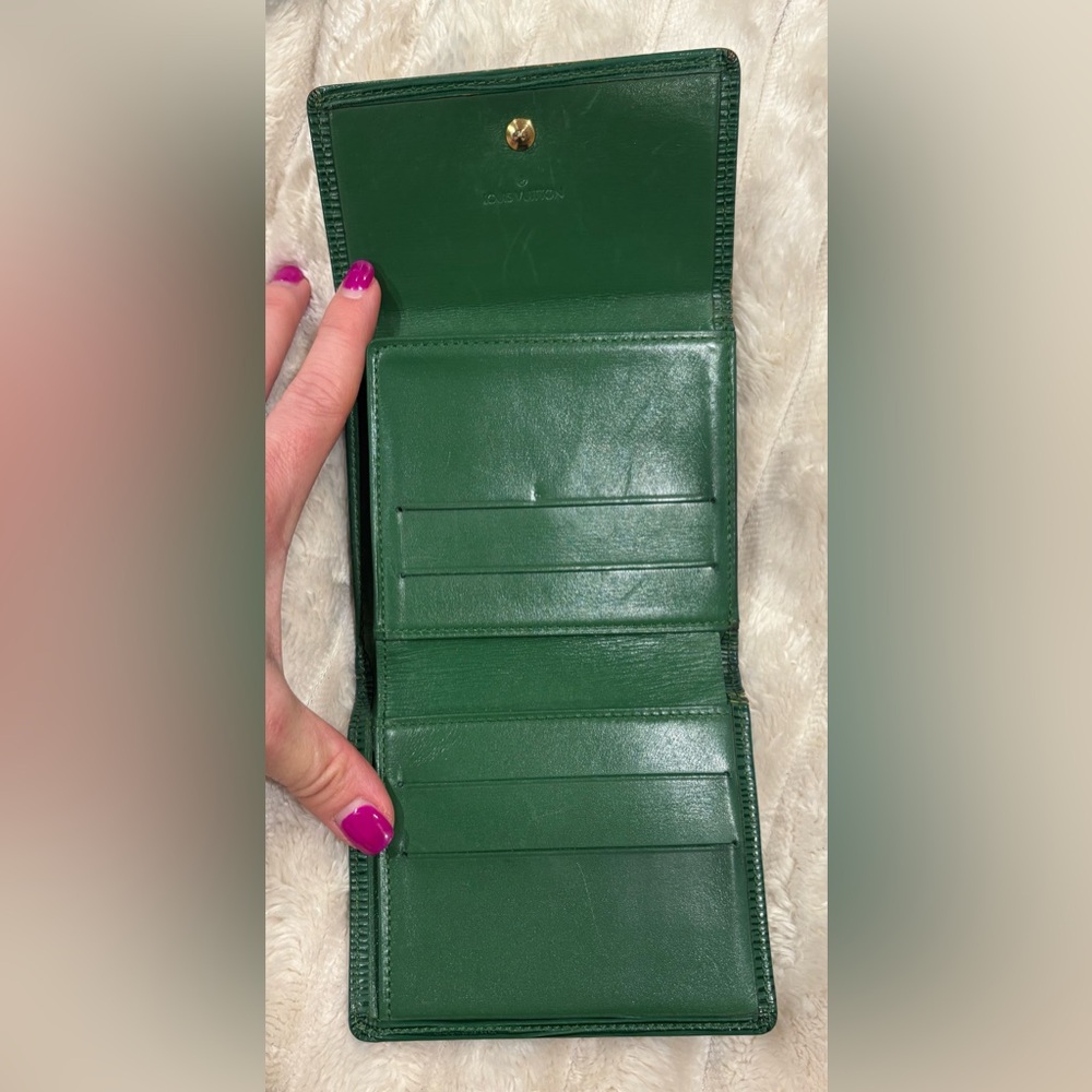 Gorgeous Authentic Vintage Louis Vuitton Epi Wallet - Picture 4 of 12